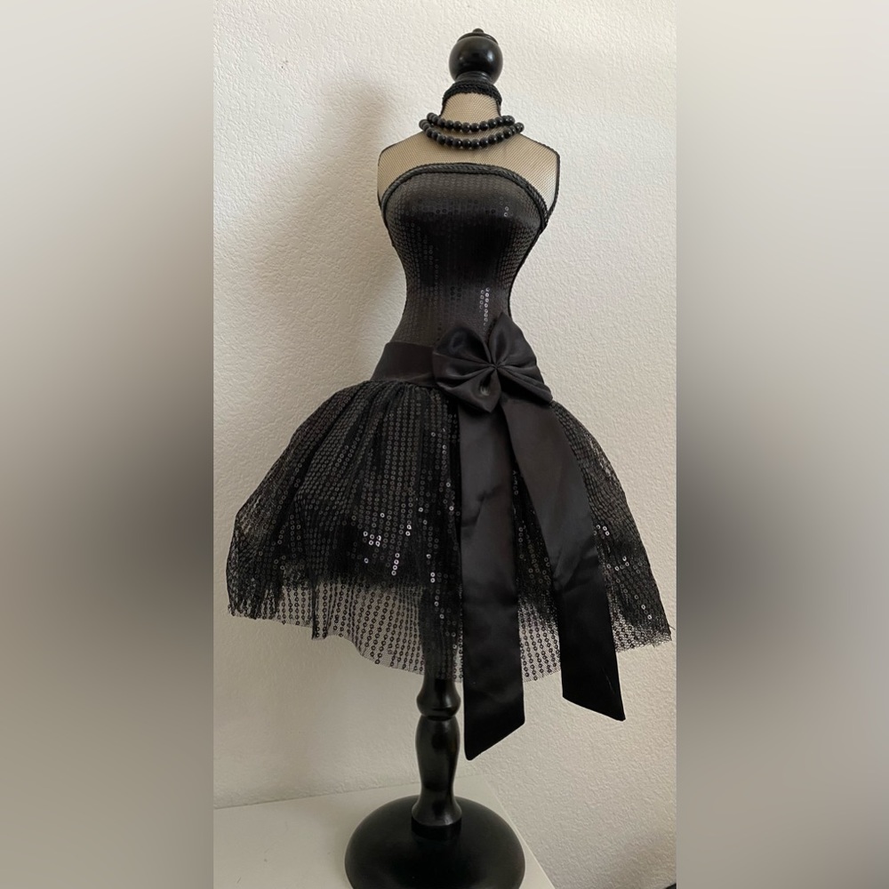 Black sequin mannequin